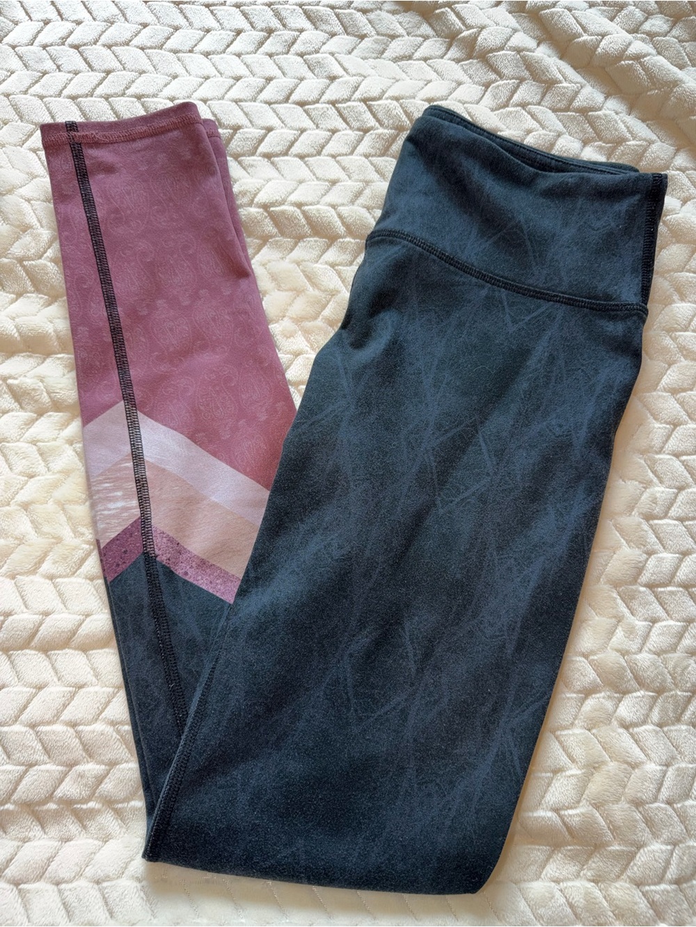 ALO Yogo High Waist Leggings Grey/Light Pink/Dark 28” Pink Size XS